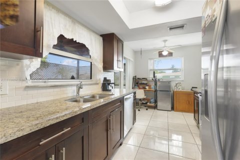 House in Tamarac, Florida 2 bedrooms, 98.1 sq.m. № 1756969 - photo 8