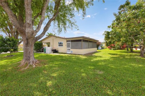 House in Tamarac, Florida 2 bedrooms, 98.1 sq.m. № 1756969 - photo 19