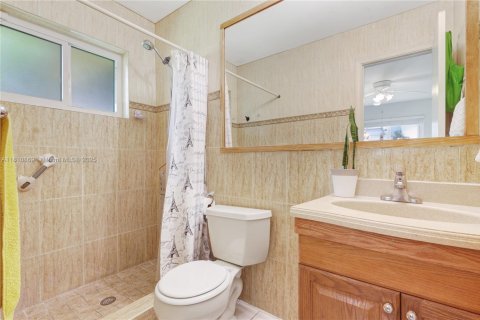 House in Tamarac, Florida 2 bedrooms, 98.1 sq.m. № 1756969 - photo 13