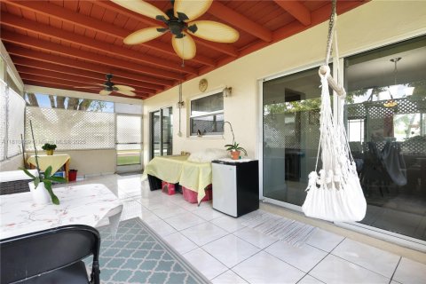 House in Tamarac, Florida 2 bedrooms, 98.1 sq.m. № 1756969 - photo 17