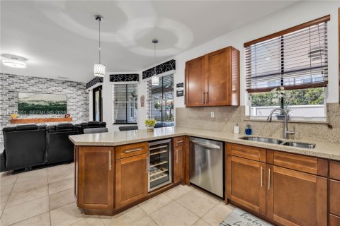 Купить виллу или дом в Майами, Флорида 4 спальни, 252.97м2, № 1995365 - фото 14