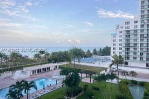 Condo in Miami Beach, Florida, 1 bedroom  № 2043155