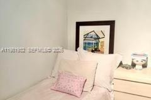 Condo in Miami Beach, Florida, 1 bedroom  № 2043155 - photo 7