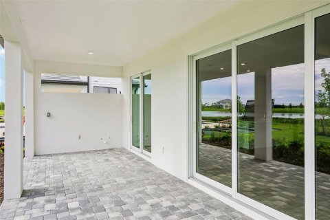 Villa ou maison à vendre à Sarasota, Floride: 4 chambres, 289.48 m2 № 2211806 - photo 4