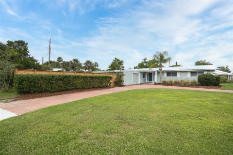 House in Saint Augustine, Florida 4 bedrooms, 180.6 sq.m. № 1782990 - photo 1