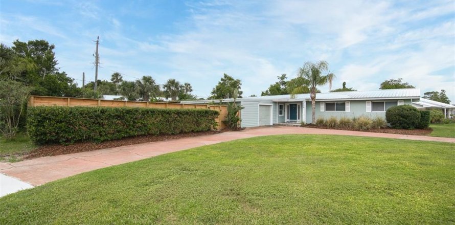 House in Saint Augustine, Florida 4 bedrooms, 180.6 sq.m. № 1782990