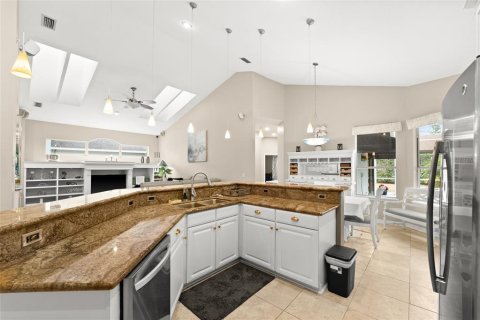 Casa en alquiler en Orlando, Florida, 5 dormitorios, 301.93 m2 № 2104682 - foto 13