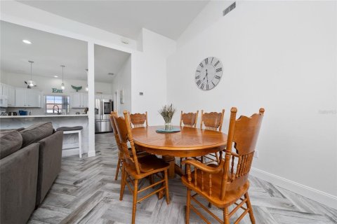 House in Kissimmee, Florida 3 bedrooms, 148.92 sq.m. № 1677733 - photo 7