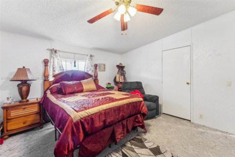 House in Clewiston, Florida 4 bedrooms № 1685758 - photo 23