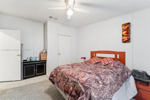 House in Clewiston, Florida 4 bedrooms № 1685758 - photo 21