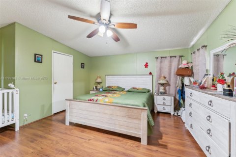 House in Clewiston, Florida 4 bedrooms № 1685758 - photo 15