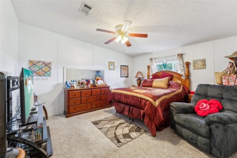 House in Clewiston, Florida 4 bedrooms № 1685758 - photo 22