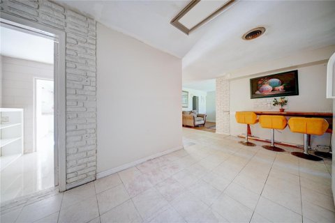 Villa ou maison à vendre à Orlando, Floride: 4 chambres, 256.5 m2 № 2420387 - photo 16