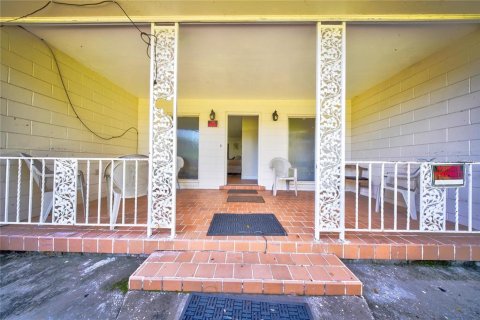Villa ou maison à vendre à Orlando, Floride: 4 chambres, 256.5 m2 № 2420387 - photo 4