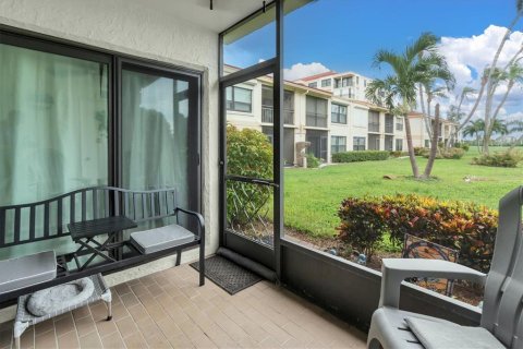 Condominio en venta en Saint Petersburg, Florida, 2 dormitorios, 82.68 m2 № 2406756 - foto 24