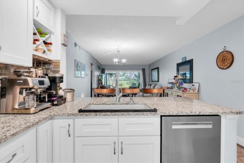 Condominio en venta en Saint Petersburg, Florida, 2 dormitorios, 82.68 m2 № 2406756 - foto 9
