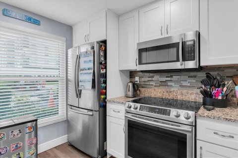 Condominio en venta en Saint Petersburg, Florida, 2 dormitorios, 82.68 m2 № 2406756 - foto 7
