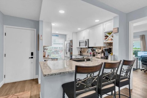 Condominio en venta en Saint Petersburg, Florida, 2 dormitorios, 82.68 m2 № 2406756 - foto 6
