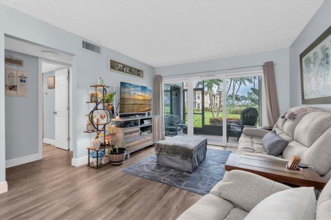 Condominio en venta en Saint Petersburg, Florida, 2 dormitorios, 82.68 m2 № 2406756 - foto 10
