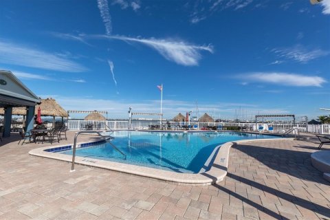 Condominio en venta en Saint Petersburg, Florida, 2 dormitorios, 82.68 m2 № 2406756 - foto 28