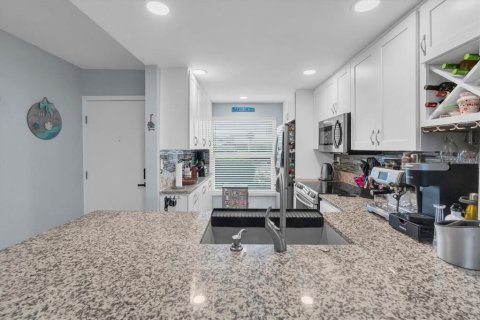 Condominio en venta en Saint Petersburg, Florida, 2 dormitorios, 82.68 m2 № 2406756 - foto 5