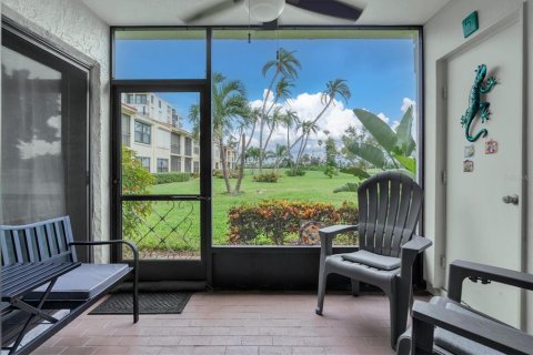 Condominio en venta en Saint Petersburg, Florida, 2 dormitorios, 82.68 m2 № 2406756 - foto 22