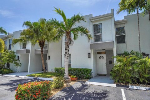 Townhouse in Wilton Manors, Florida 2 bedrooms, 111.48 sq.m. № 2260350 - photo 23