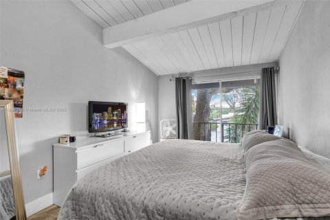 Condo in Miami, Florida, 4 bedrooms  № 1946992 - photo 24