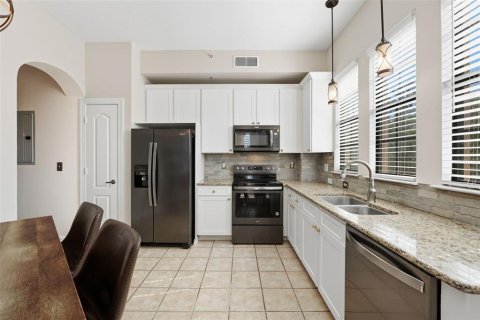 Condo in Celebration, Florida, 2 bedrooms  № 1905041 - photo 24