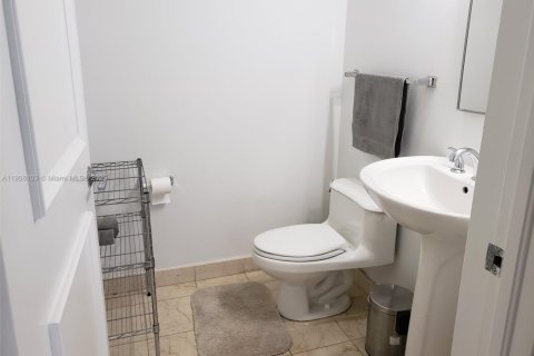 Снять в аренду кондоминиум в Майами-Бич, Флорида 1 спальня, 75.07м2, № 1967770 - фото 13