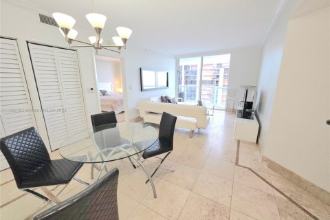 Снять в аренду кондоминиум в Майами-Бич, Флорида 1 спальня, 75.07м2, № 1967770 - фото 6