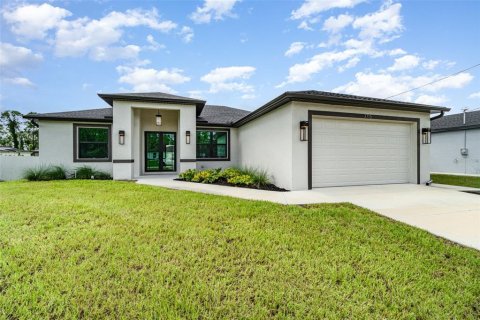 House in Lehigh Acres, Florida 3 bedrooms, 186.92 sq.m. № 1899122 - photo 1