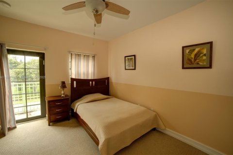 Townhouse in Dania Beach, Florida 3 bedrooms, 237.64 sq.m. № 1781674 - photo 16