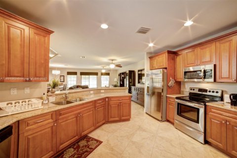 Townhouse in Dania Beach, Florida 3 bedrooms, 237.64 sq.m. № 1781674 - photo 4