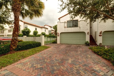 Townhouse in Dania Beach, Florida 3 bedrooms, 237.64 sq.m. № 1781674 - photo 2