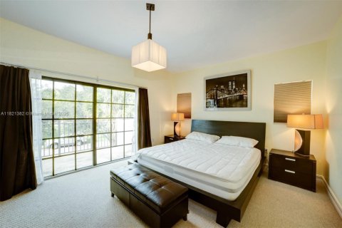 Townhouse in Dania Beach, Florida 3 bedrooms, 237.64 sq.m. № 1781674 - photo 11