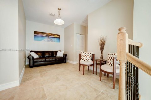 Townhouse in Dania Beach, Florida 3 bedrooms, 237.64 sq.m. № 1781674 - photo 10