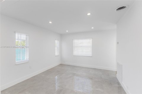 Купить виллу или дом в Майами, Флорида 2 спальни, 109.44м2, № 1958261 - фото 10