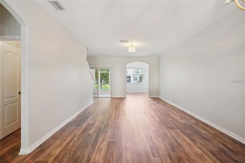 Townhouse in Wesley Chapel, Florida 2 bedrooms, 154.22 sq.m. № 2143687 - photo 5