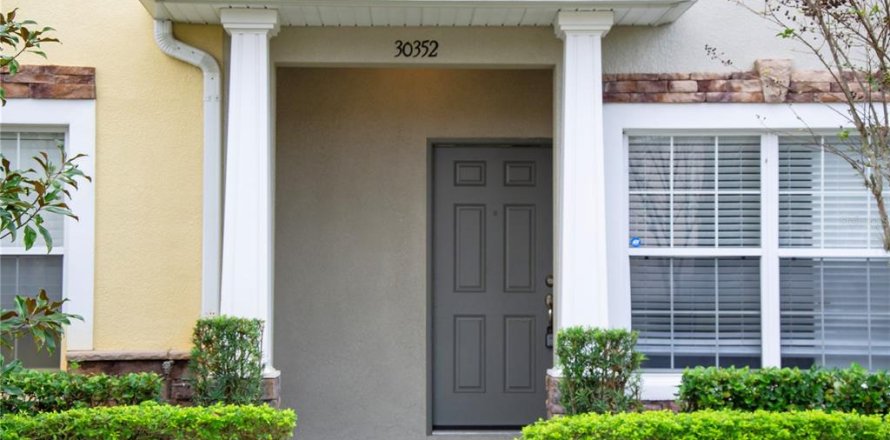 Townhouse in Wesley Chapel, Florida 2 bedrooms, 154.22 sq.m. № 2143687