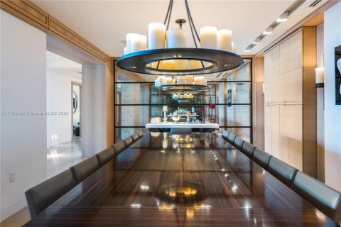 Condo in Fisher Island, Florida, 5 bedrooms № 1959073 - photo 2