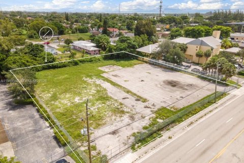 Propiedad comercial en venta en Fort Lauderdale, Florida № 2002317 - foto 4