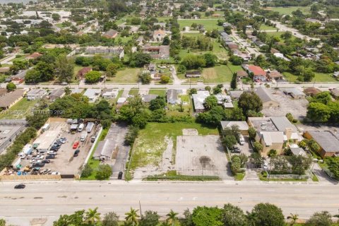 Propiedad comercial en venta en Fort Lauderdale, Florida № 2002317 - foto 11