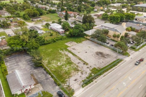 Propiedad comercial en venta en Fort Lauderdale, Florida № 2002317 - foto 6