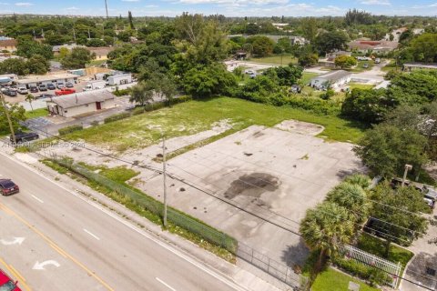 Propiedad comercial en venta en Fort Lauderdale, Florida № 2002317 - foto 14