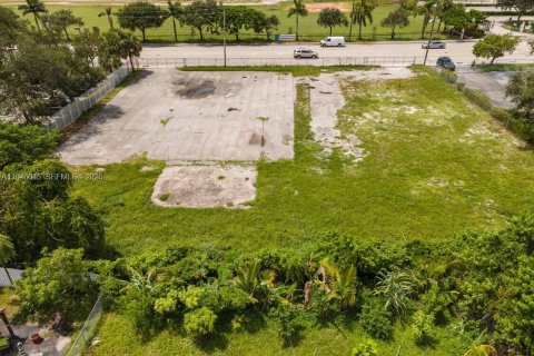 Propiedad comercial en venta en Fort Lauderdale, Florida № 2002317 - foto 15