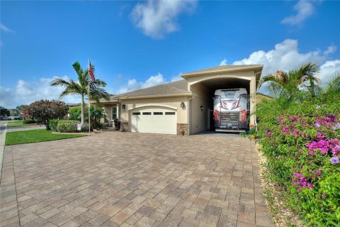Villa ou maison à vendre à Polk City, Floride: 2 chambres, 210.61 m2 № 2341780 - photo 23