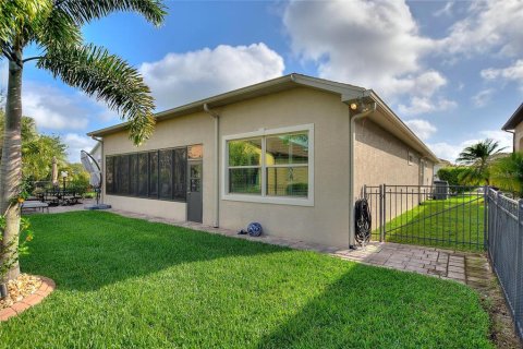 Villa ou maison à vendre à Polk City, Floride: 2 chambres, 210.61 m2 № 2341780 - photo 19