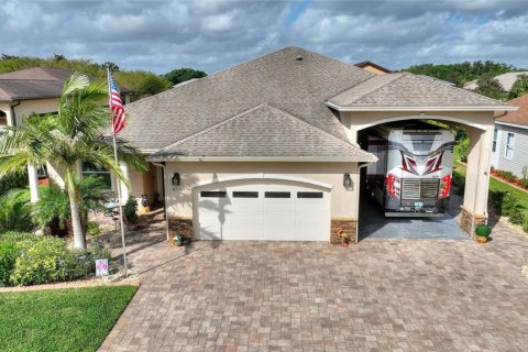 Villa ou maison à Polk City, Floride 2 chambres, 210.61 m2 № 2341780