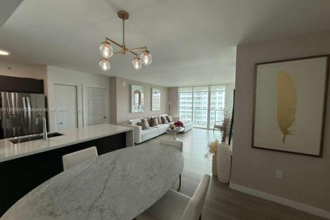 Condo in Miami, Florida, 2 bedrooms № 2191358 - photo 4
